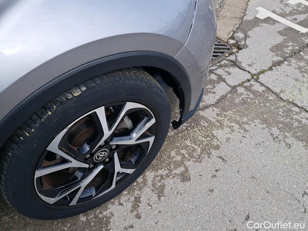  Toyota  C-HR TOYOTA  / 2019 / 5P / todoterreno 1.8 125H Advance #3