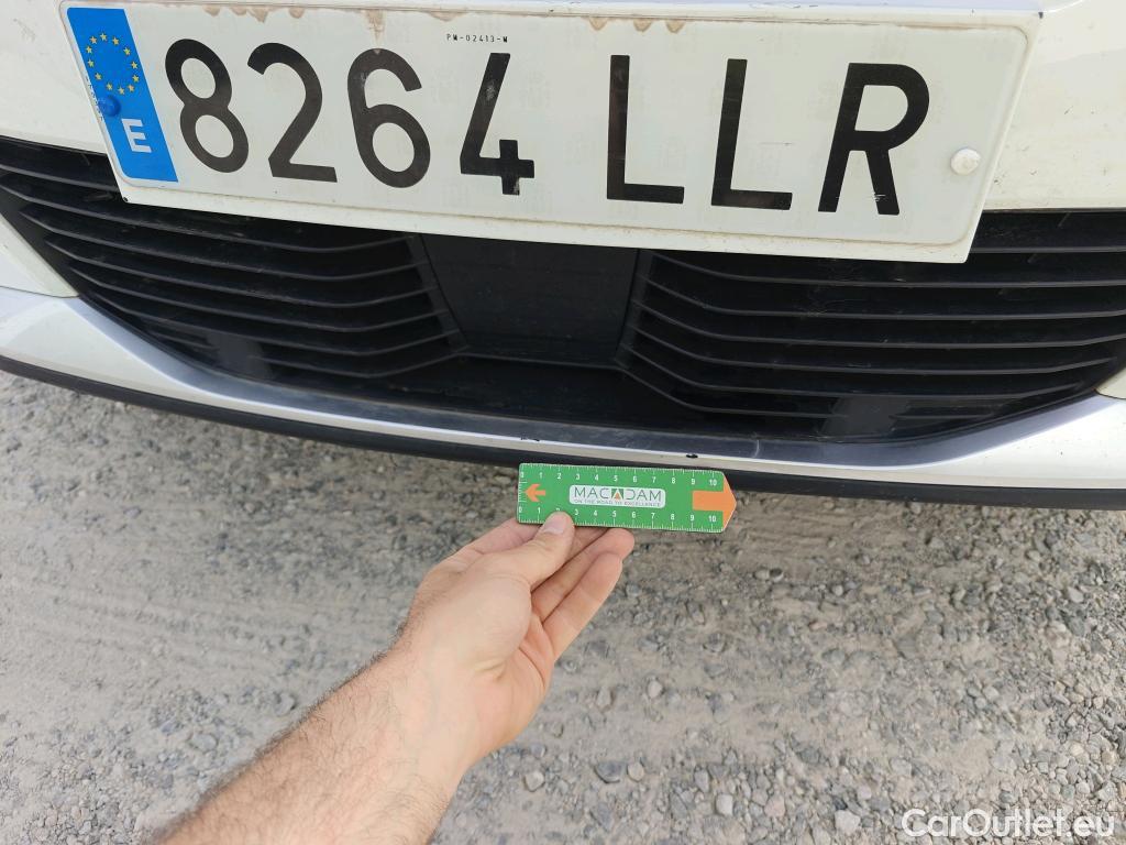  Peugeot  2008 PEUGEOT  / 2019 / 5P / todoterreno Allure BlueHDI 100 S&S BVM6 (AC) #3