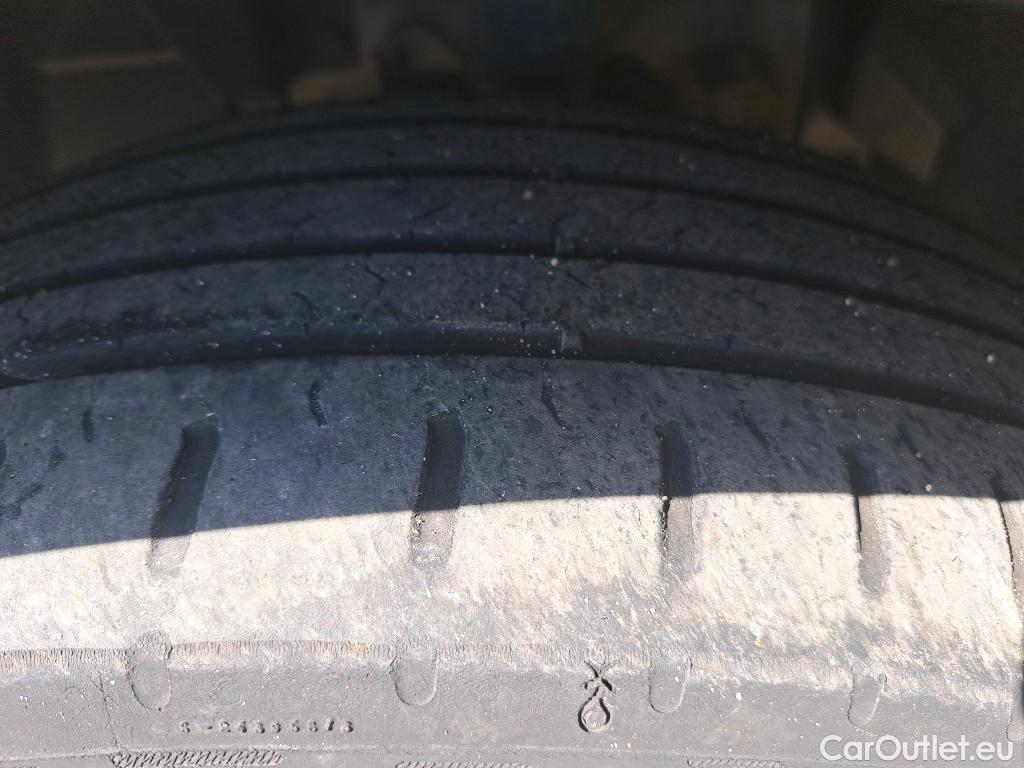  Nissan  Qashqai NISSAN  / 2017 / 5P / todoterreno DIG-T 103 kW (140 CV) E6D N-CONNECTA #4