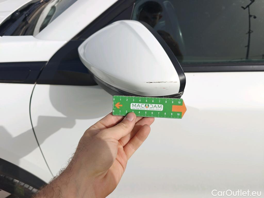  Peugeot  2008 PEUGEOT  / 2019 / 5P / todoterreno Allure BlueHDI 100 S&S BVM6 (AC) #44