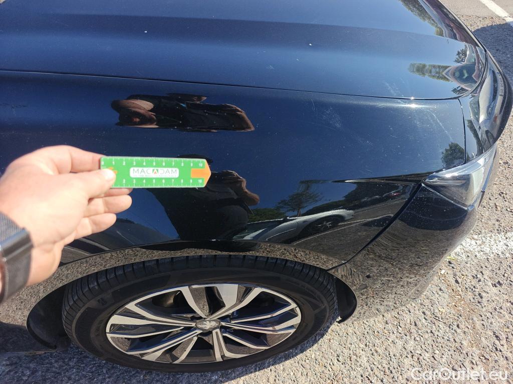  Peugeot  508 PEUGEOT  / 2018 / 5P / berlina con portón 5P Allure Pack PureTech 130 S&S EAT8 #52