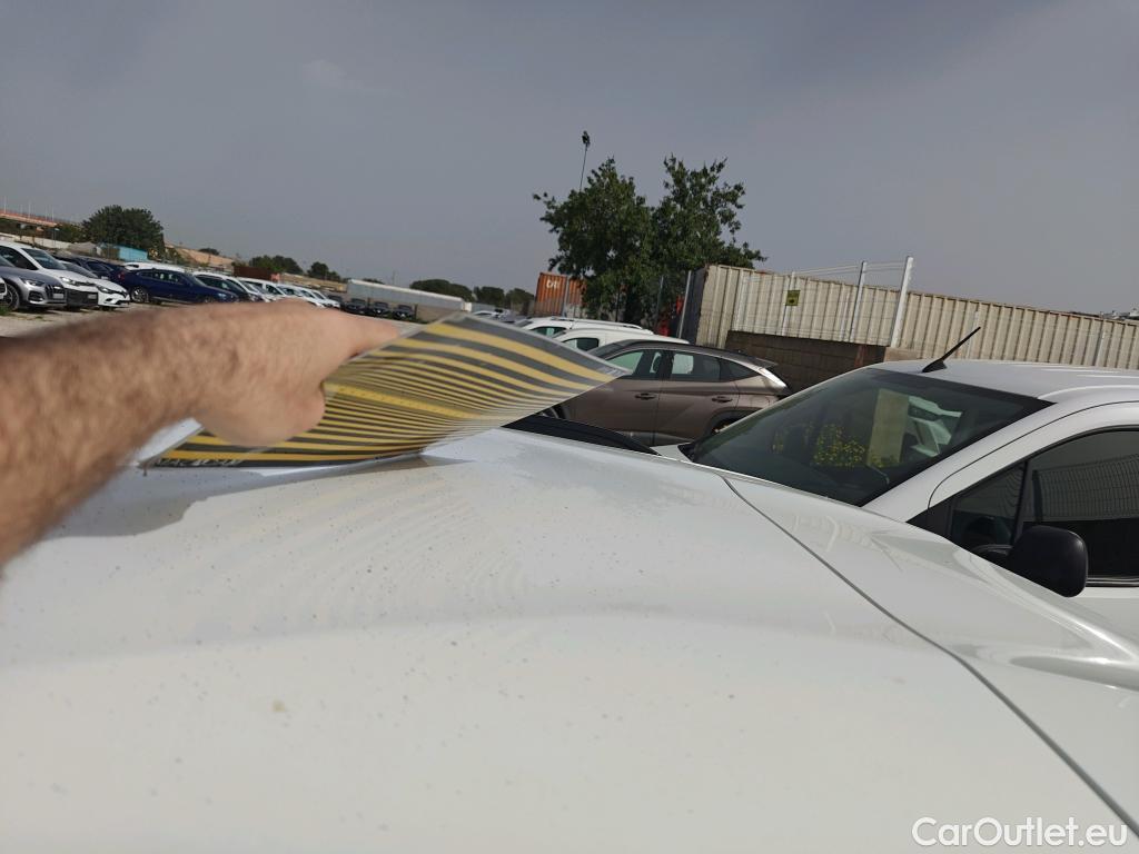  Peugeot  2008 PEUGEOT  / 2019 / 5P / todoterreno Allure BlueHDI 100 S&S BVM6 (AC) #13