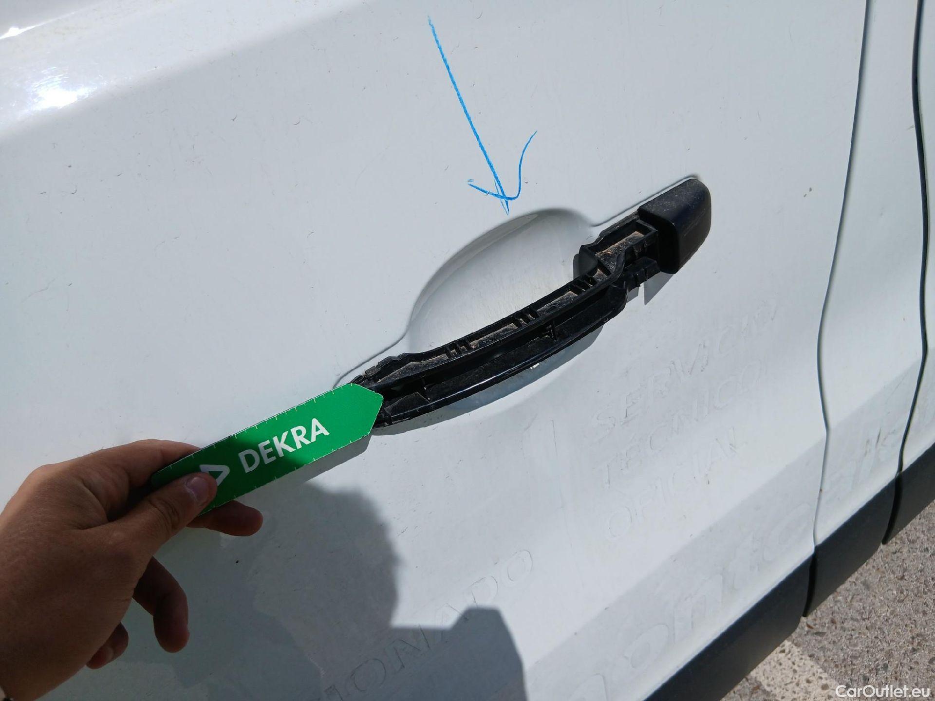  Renault  Trafic RENAULT  / 2019 / 4P / furgón Furgón 27 L1H1 Energy BluedCi 88 kW (AC) #16