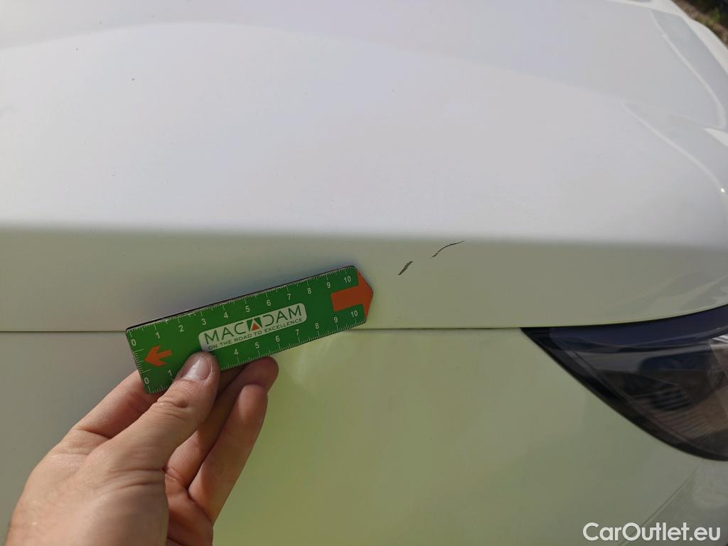  Peugeot  2008 PEUGEOT  / 2019 / 5P / todoterreno Allure BlueHDI 100 S&S BVM6 (AC) #9