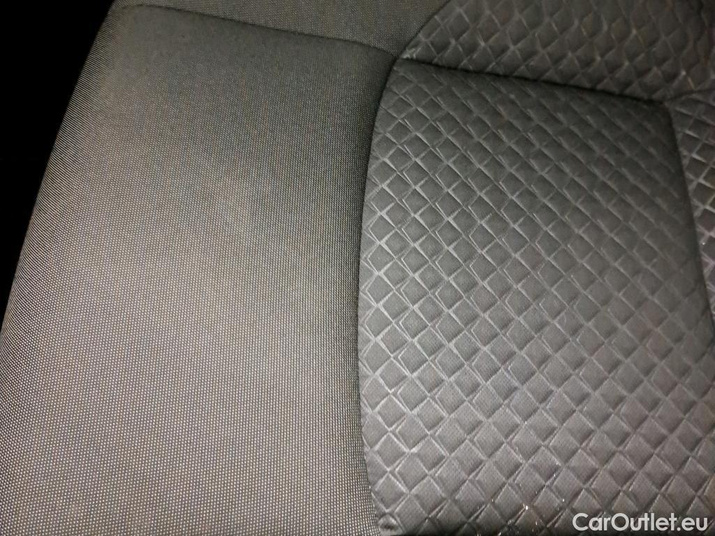  Toyota  C-HR TOYOTA  / 2019 / 5P / todoterreno 1.8 125H Active #13