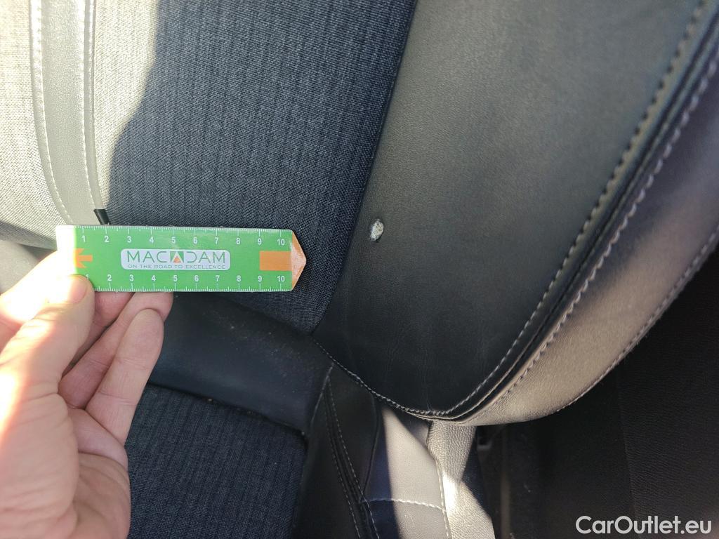  Peugeot  508 PEUGEOT  / 2018 / 5P / berlina con portón 5P Allure Pack PureTech 130 S&S EAT8 #43