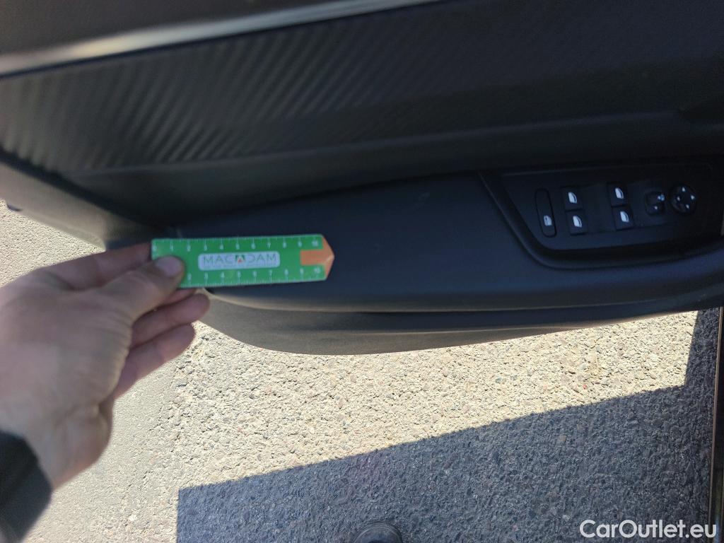  Peugeot  508 PEUGEOT  / 2018 / 5P / berlina con portón 5P Allure Pack PureTech 130 S&S EAT8 #57