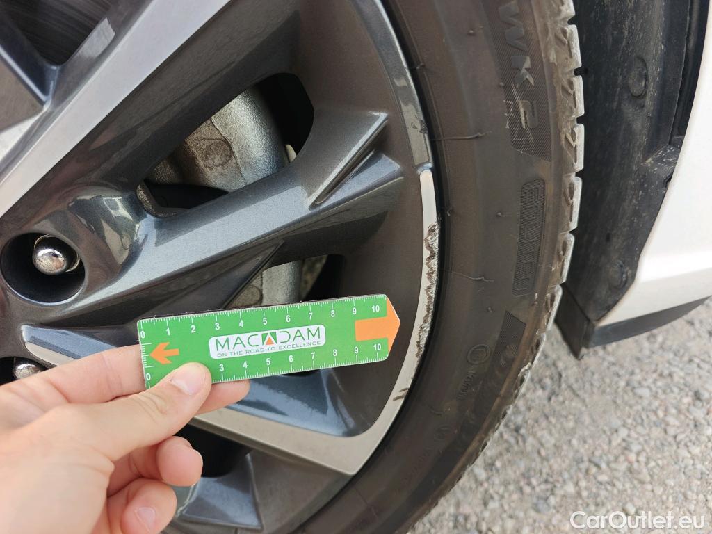  Hyundai  i30 HYUNDAI  / 2020 / 5P / berlina con portón 1.5 DPI Klass SLX #12