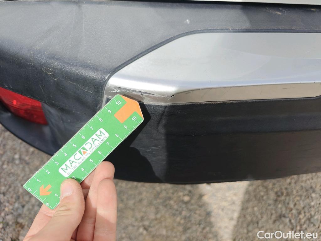  Peugeot  2008 PEUGEOT  / 2019 / 5P / todoterreno Allure BlueHDI 100 S&S BVM6 (AC) #43