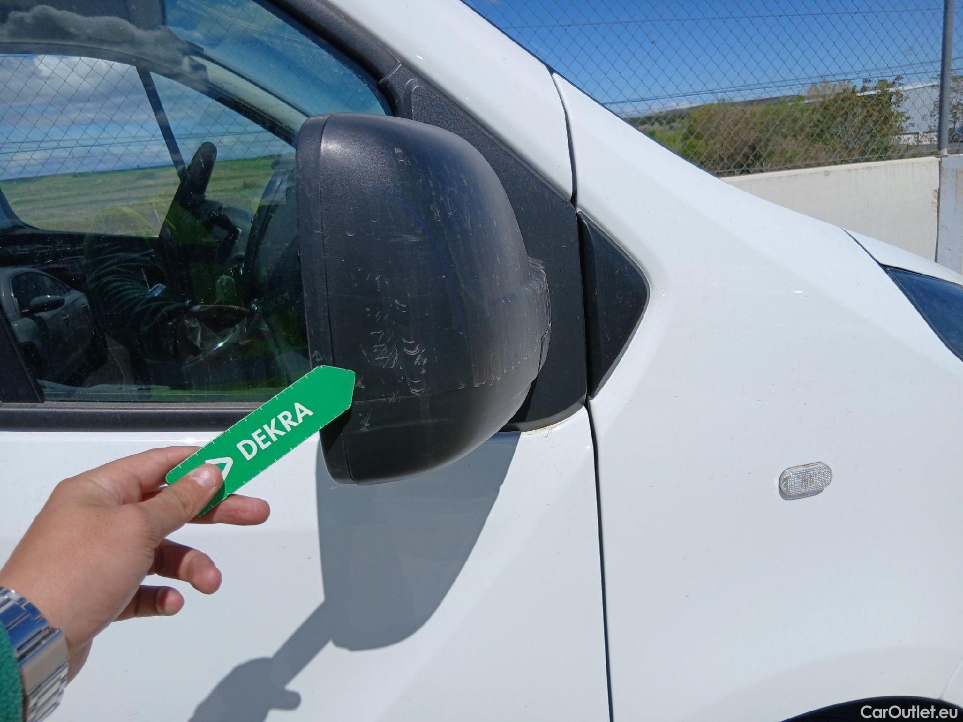  Renault  Trafic RENAULT  / 2019 / 4P / furgón Furgón 27 L1H1 Energy BluedCi 88 kW (AC) #19