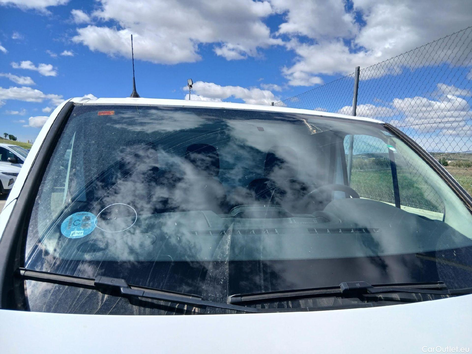  Renault  Trafic RENAULT  / 2019 / 4P / furgón Furgón 27 L1H1 Energy BluedCi 88 kW (AC) #20