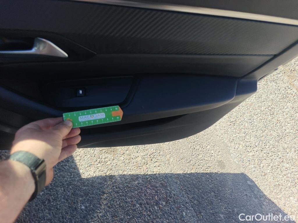  Peugeot  508 PEUGEOT  / 2018 / 5P / berlina con portón 5P Allure Pack PureTech 130 S&S EAT8 #55