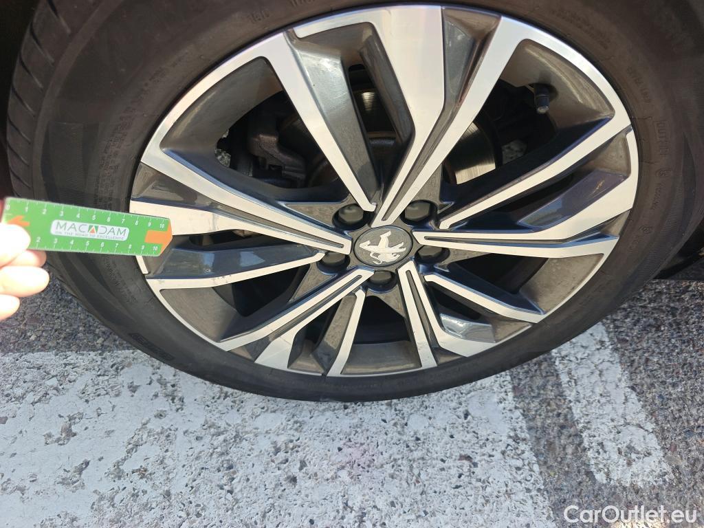  Peugeot  508 PEUGEOT  / 2018 / 5P / berlina con portón 5P Allure Pack PureTech 130 S&S EAT8 #29