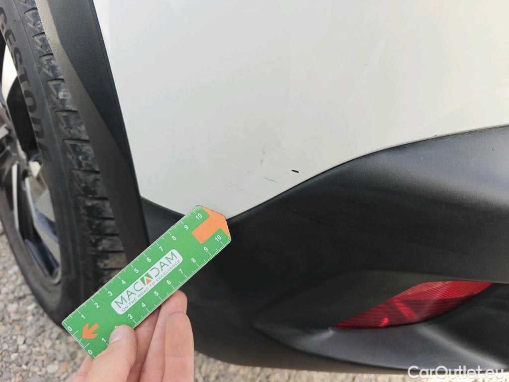  Peugeot  2008 PEUGEOT  / 2019 / 5P / todoterreno Allure BlueHDI 100 S&S BVM6 (AC) #33