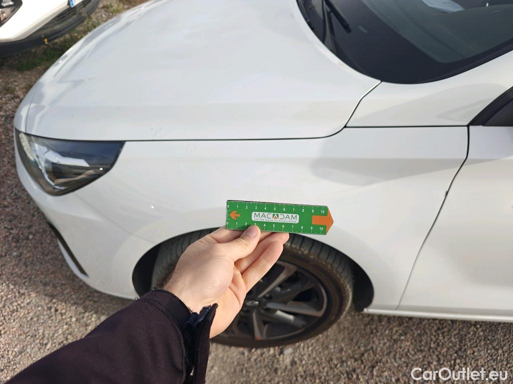  Hyundai  i30 HYUNDAI  / 2020 / 5P / berlina con portón 1.5 DPI Klass SLX #27