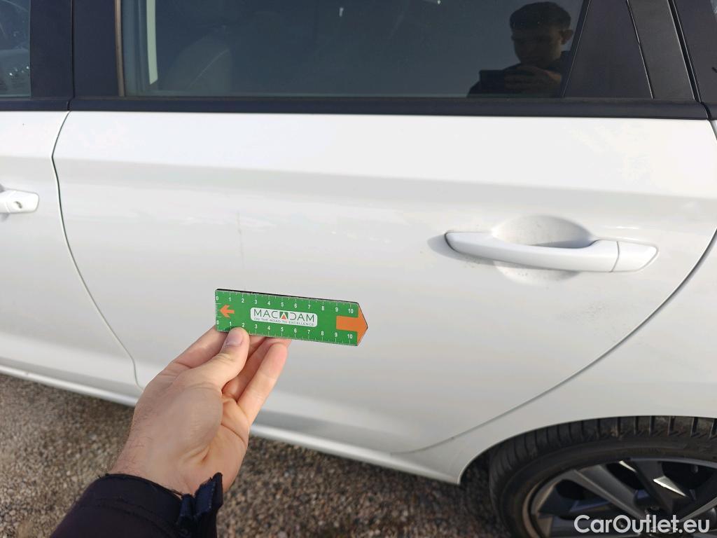  Hyundai  i30 HYUNDAI  / 2020 / 5P / berlina con portón 1.5 DPI Klass SLX #14