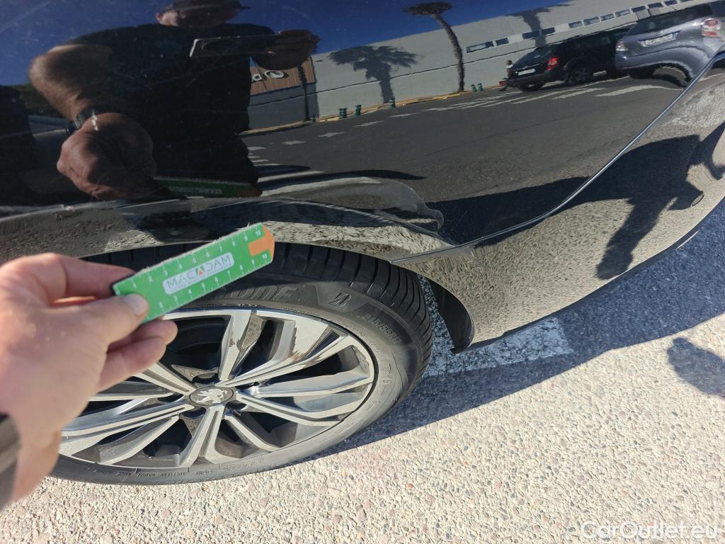  Peugeot  508 PEUGEOT  / 2018 / 5P / berlina con portón 5P Allure Pack PureTech 130 S&S EAT8 #22