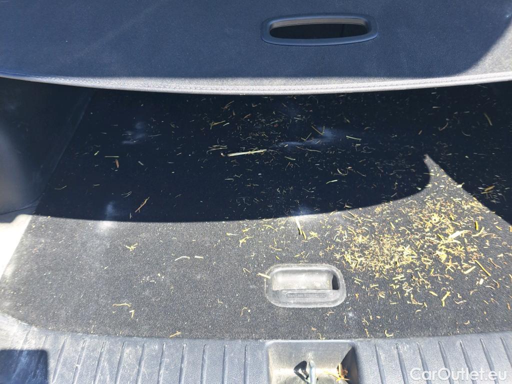  KIA  Sportage KIA  / 2022 / 5P / todoterreno 1.6 T-GDi MHEV 118kW (160CV) Drive 17