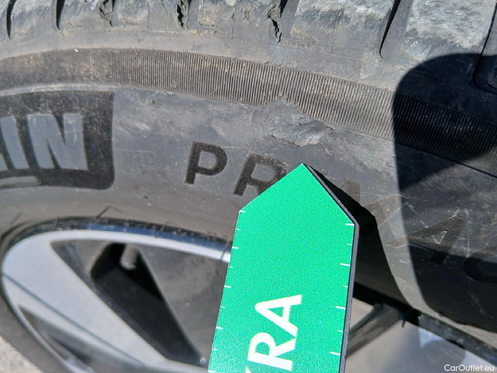  Volvo  XC 40 XC40 Core Recharge Plug-In Hybrid 2WD 1.5 T4 210CV AT7 E6d #27