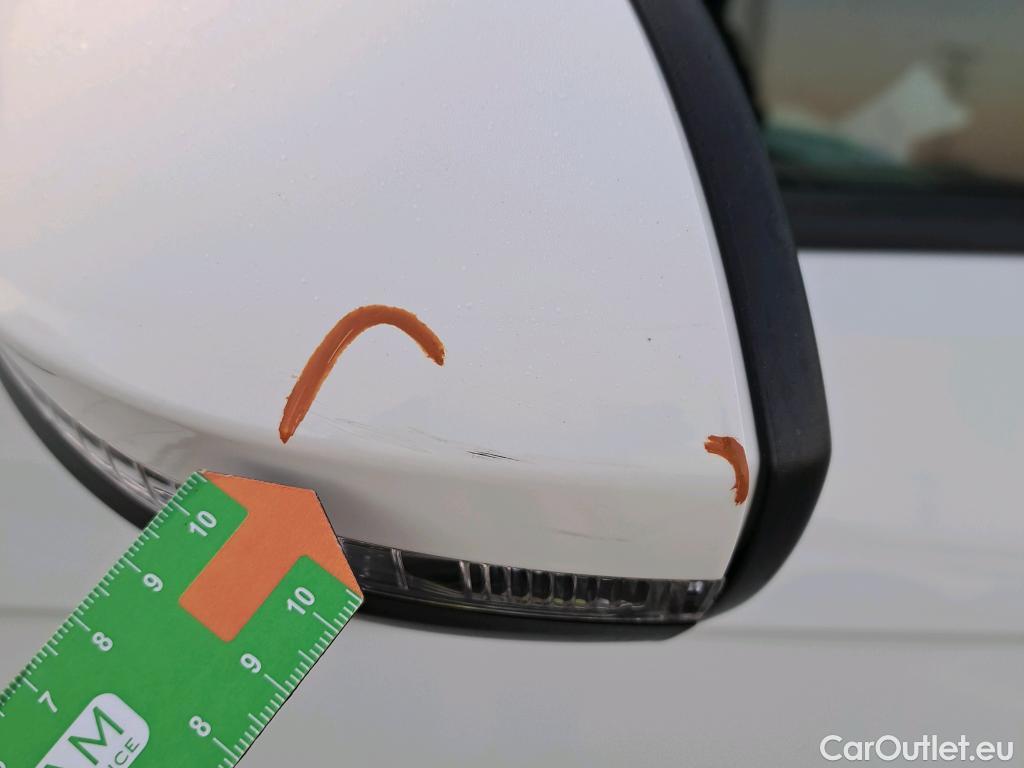  Volkswagen  T-ROC  Life 2.0 TDI 115CV MT6 E6d #24