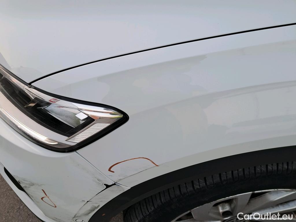  Volkswagen  T-ROC  Life 2.0 TDI 115CV MT6 E6d #9