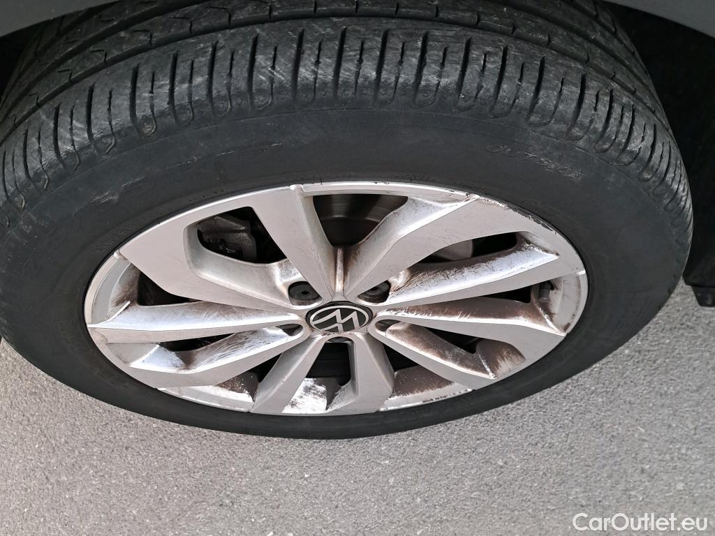  Volkswagen  T-ROC  Life 2.0 TDI 115CV MT6 E6d #7