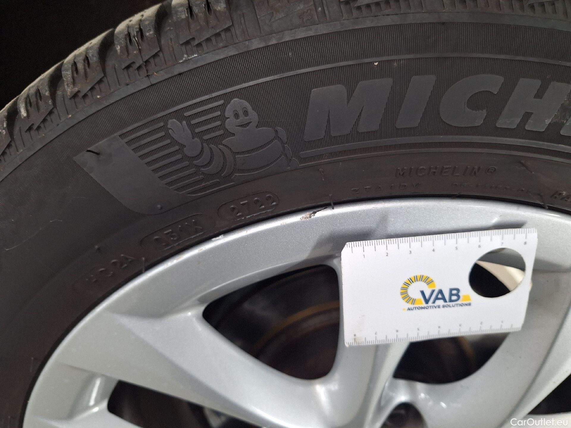  Bmw  Serie 2 BMW, 2-serie GranTour '18, BMW 2 Reeks Gran Tourer 220i (131kW) 5d 7pl #18