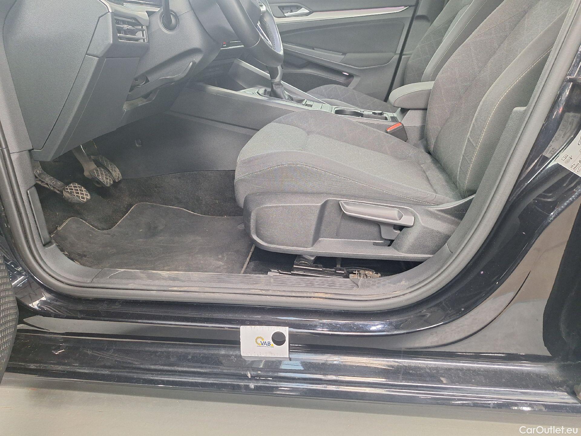  Volkswagen  Golf  VW, VIII '20, Volkswagen VIII 1.0 TSI 81kW Life 5d #37