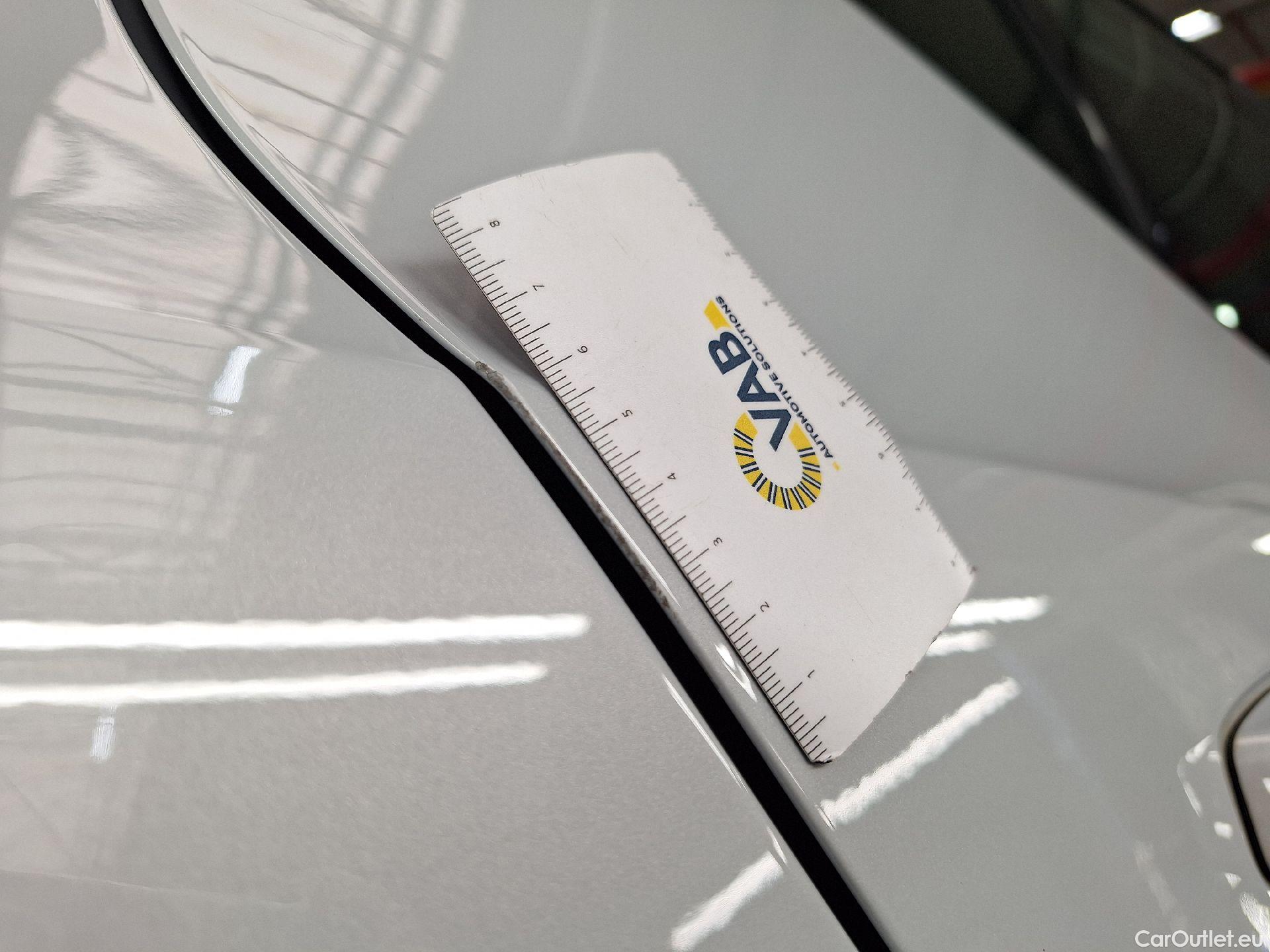  Volvo  XC 40 Volvo, XC40 '17, Volvo XC40 T2 R-Design 5d #22