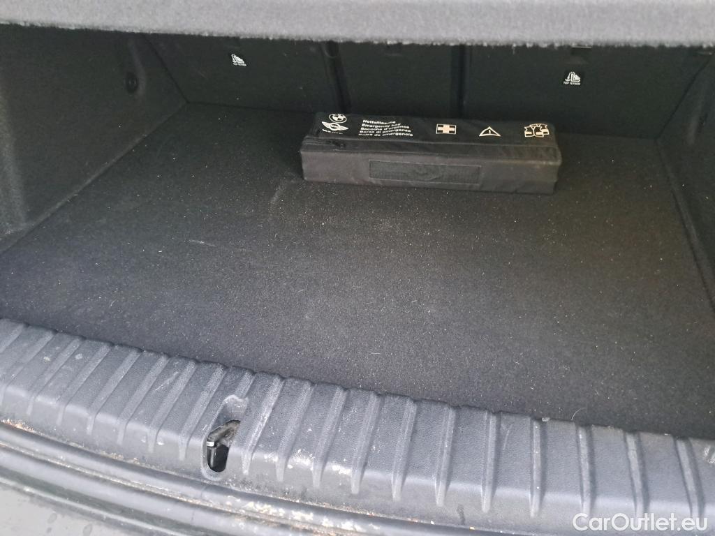  Bmw  Serie 1 BMW  / 2019 / 5P / berlina con portón 116d Corporate Auto. #5