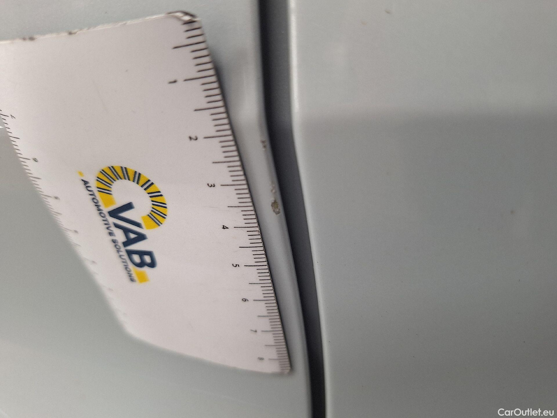  Volvo  XC 40 Volvo, XC40 '17, Volvo XC40 T2 R-Design 5d #11