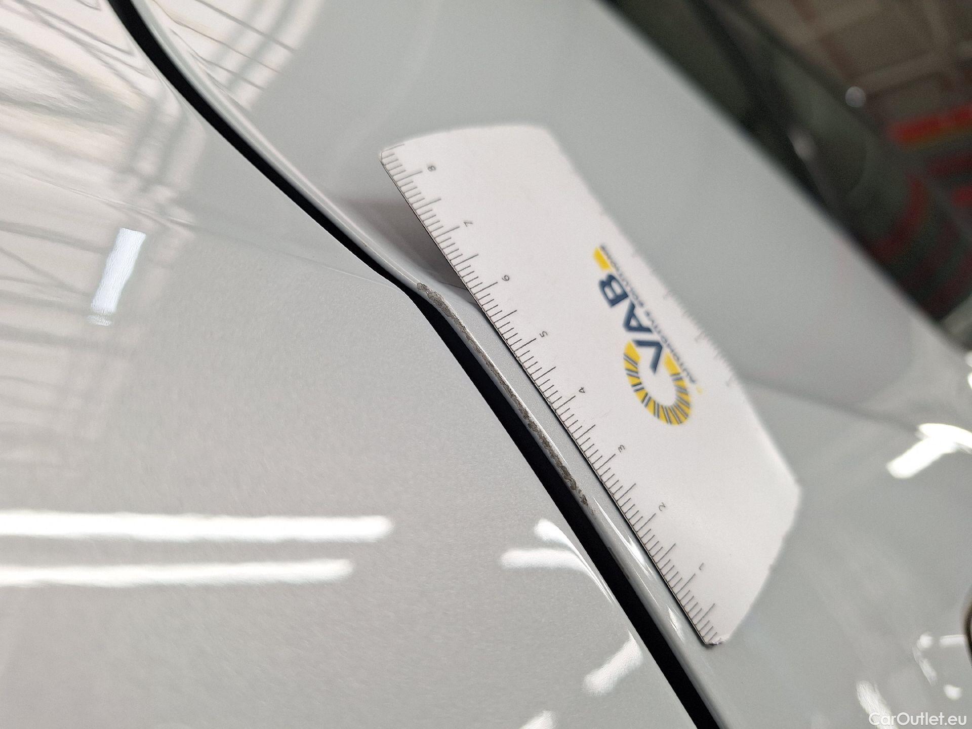  Volvo  XC 40 Volvo, XC40 '17, Volvo XC40 T2 R-Design 5d #21