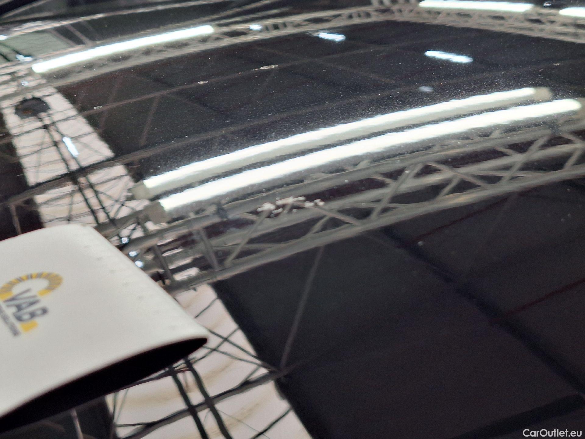  Volvo  XC 40 Volvo, XC40 '17, Volvo XC40 T2 R-Design 5d #24