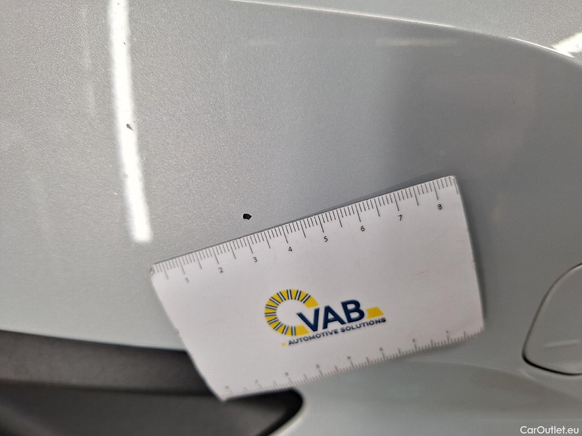  Volvo  XC 40 Volvo, XC40 '17, Volvo XC40 T2 R-Design 5d #2