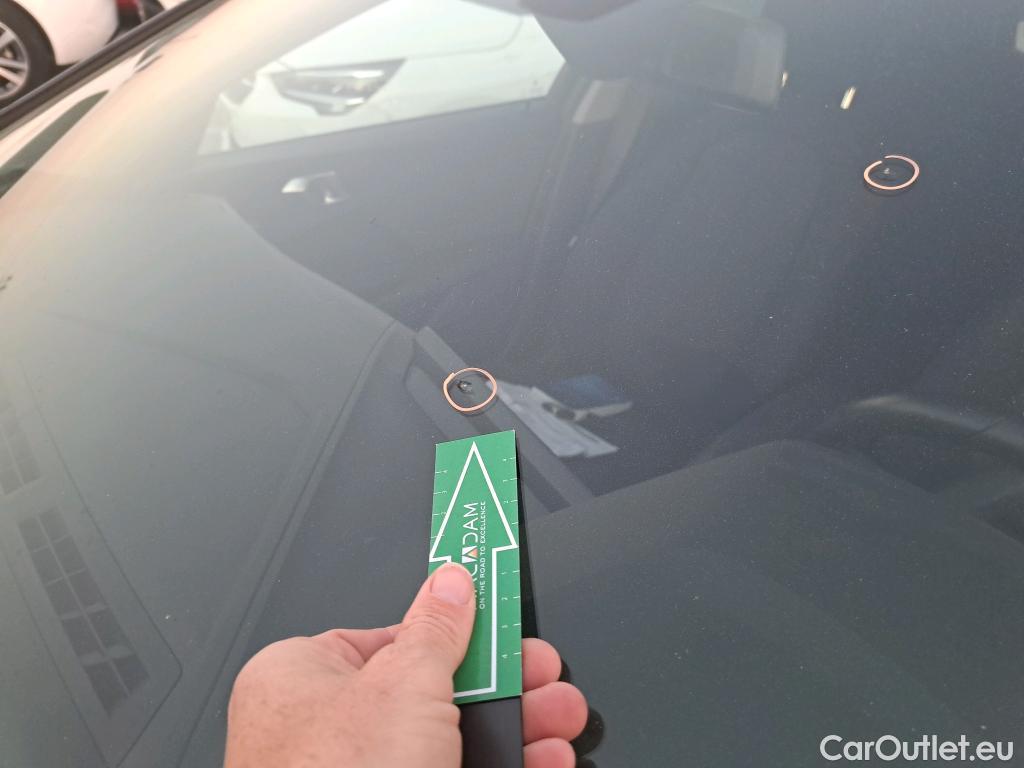  Bmw  Serie 1 BMW  / 2019 / 5P / berlina con portón 116d Corporate Auto. #2