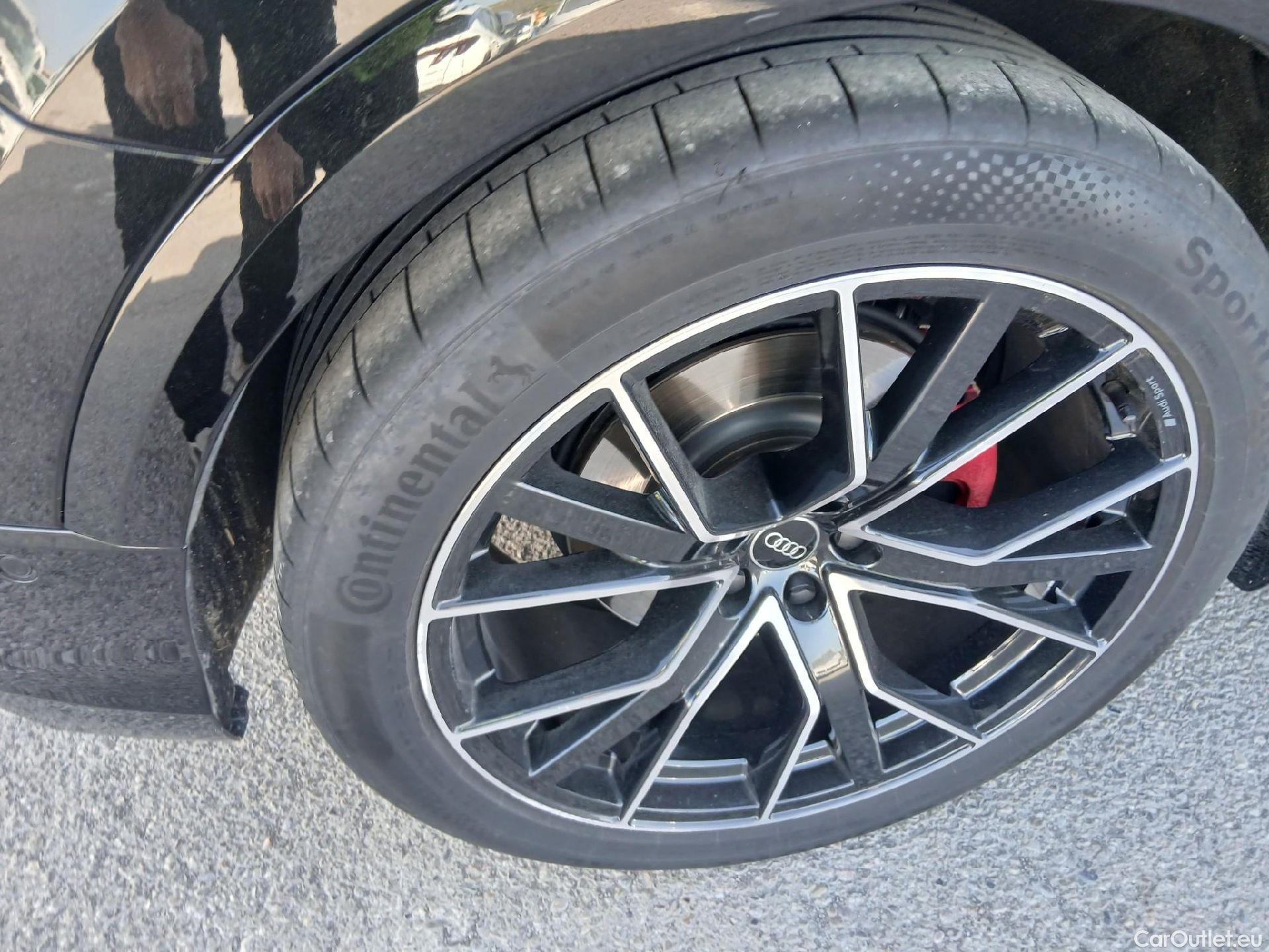  Audi  Q8 AUDI  / 2018 / 5P / todoterreno Black line plus 50 TDI 210kW quattro tip #4