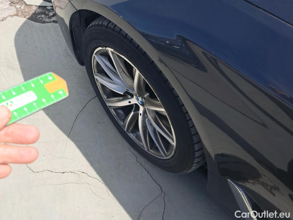  Bmw  Serie 5 BMW  4p 7G sedán 530dA #10