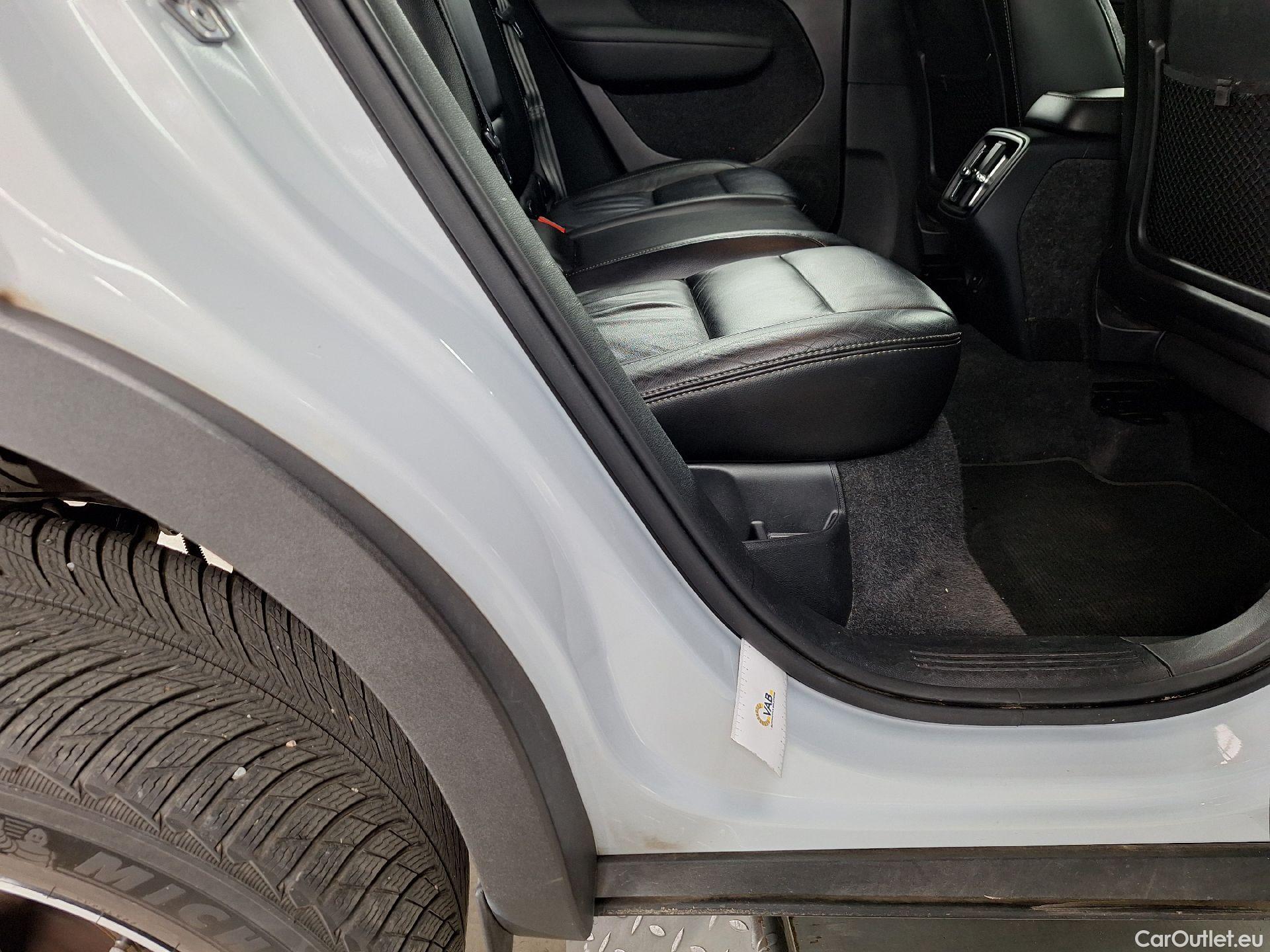  Volvo  XC 40 Volvo, XC40 '17, Volvo XC40 T2 R-Design 5d #19