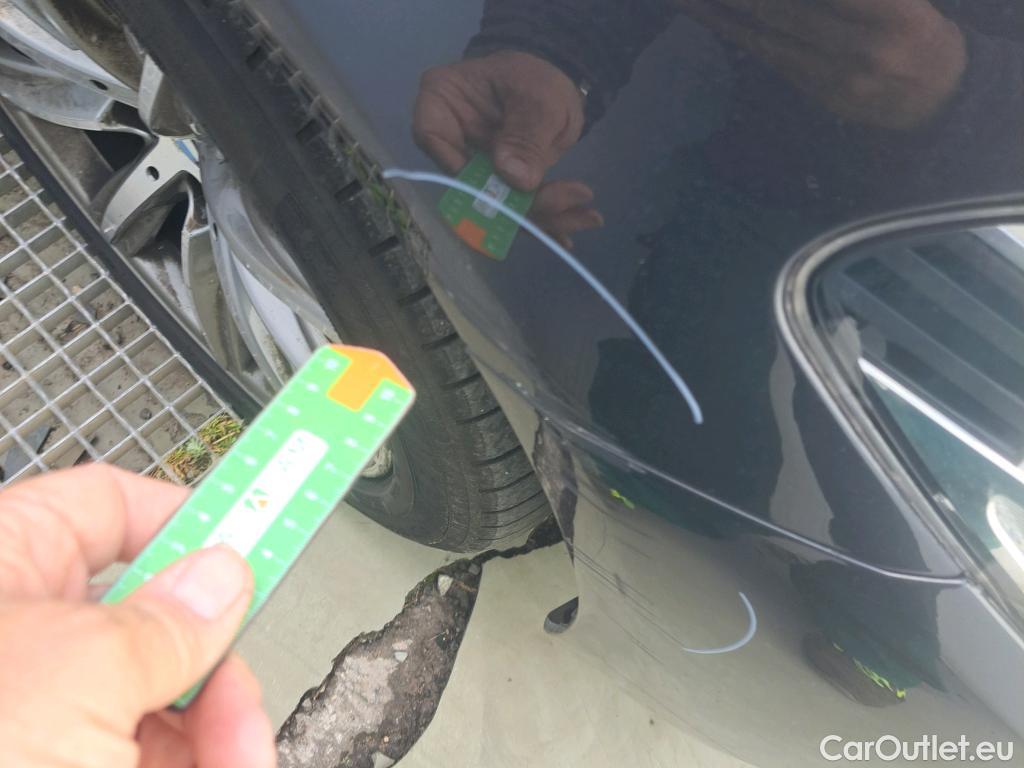  Bmw  Serie 5 BMW  4p 7G sedán 530dA #33