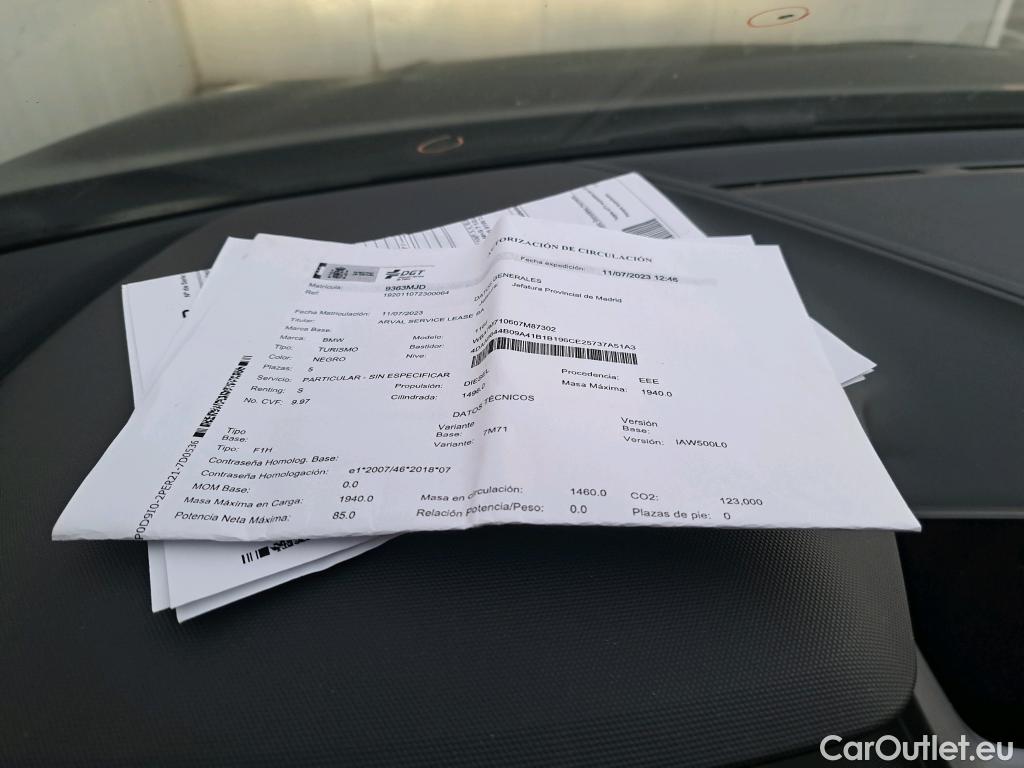  Bmw  Serie 1 BMW  / 2019 / 5P / berlina con portón 116d Corporate Auto. #13