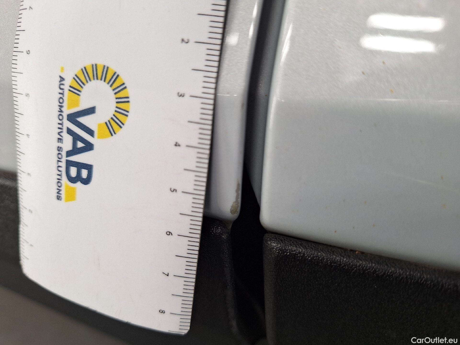  Volvo  XC 40 Volvo, XC40 '17, Volvo XC40 T2 R-Design 5d #10