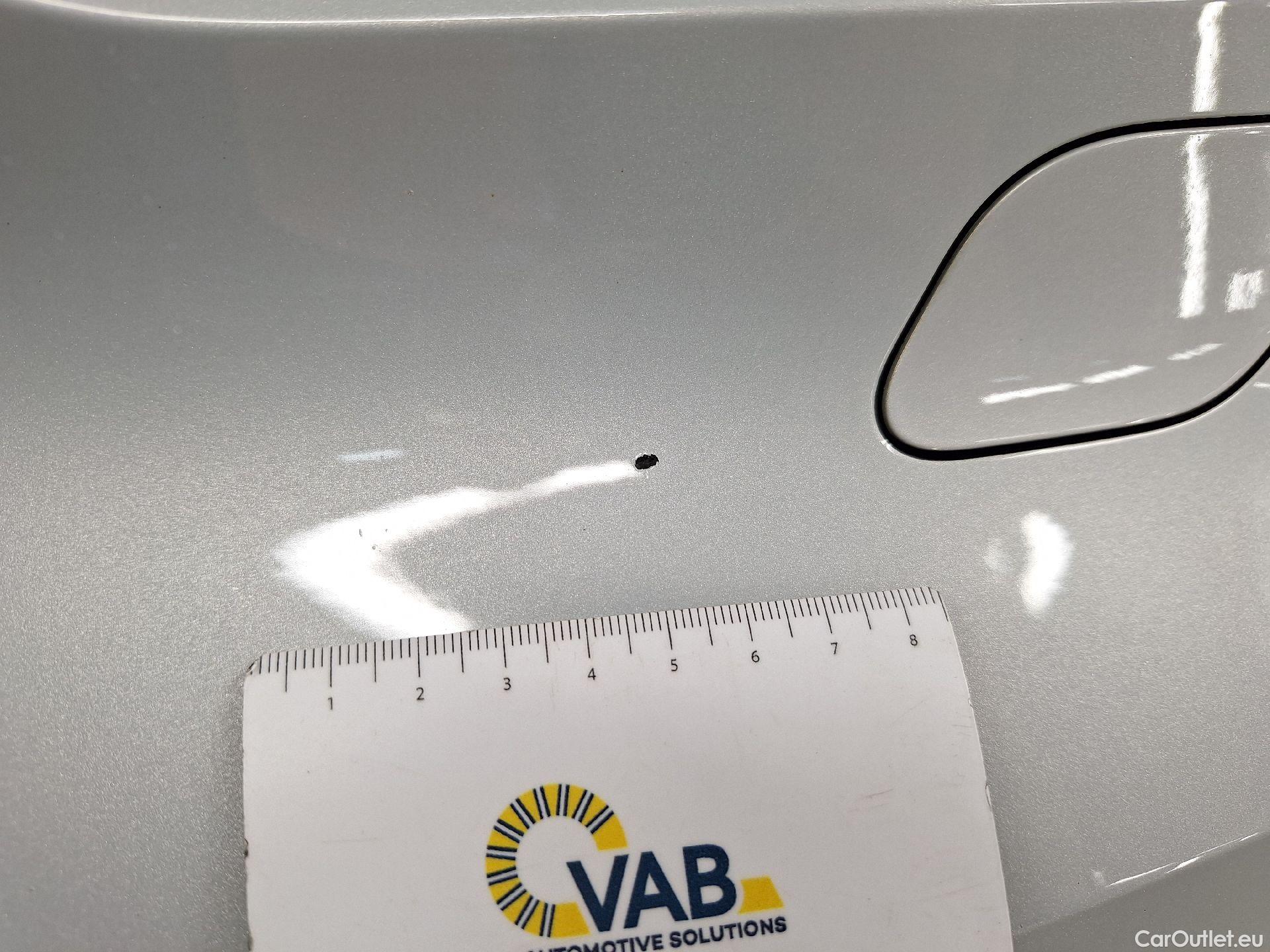  Volvo  XC 40 Volvo, XC40 '17, Volvo XC40 T2 R-Design 5d #4