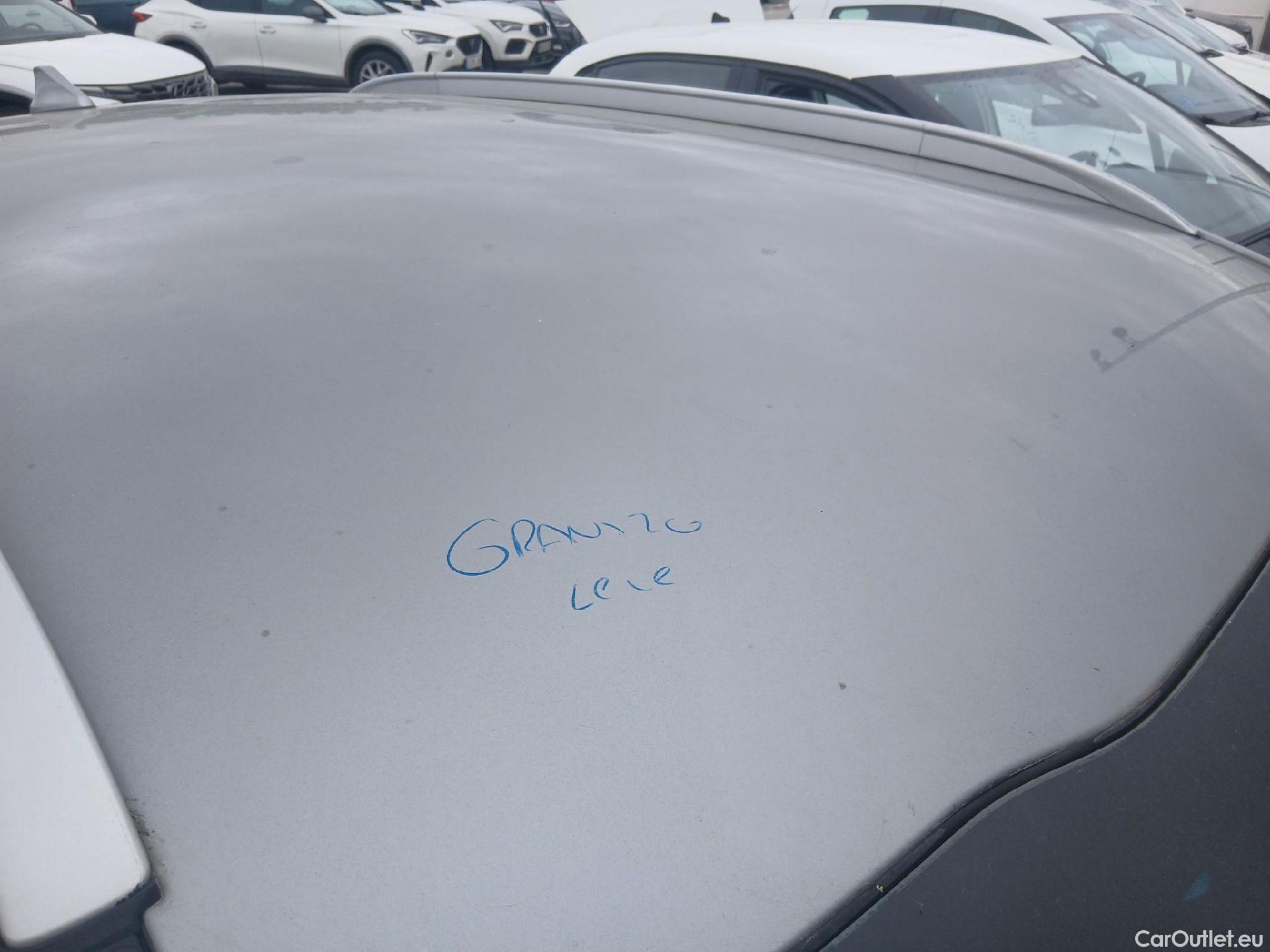  KIA  Niro KIA  / 2019 / 5P / crossover 1.6 GDi HEV 104kW (141CV) Drive #22