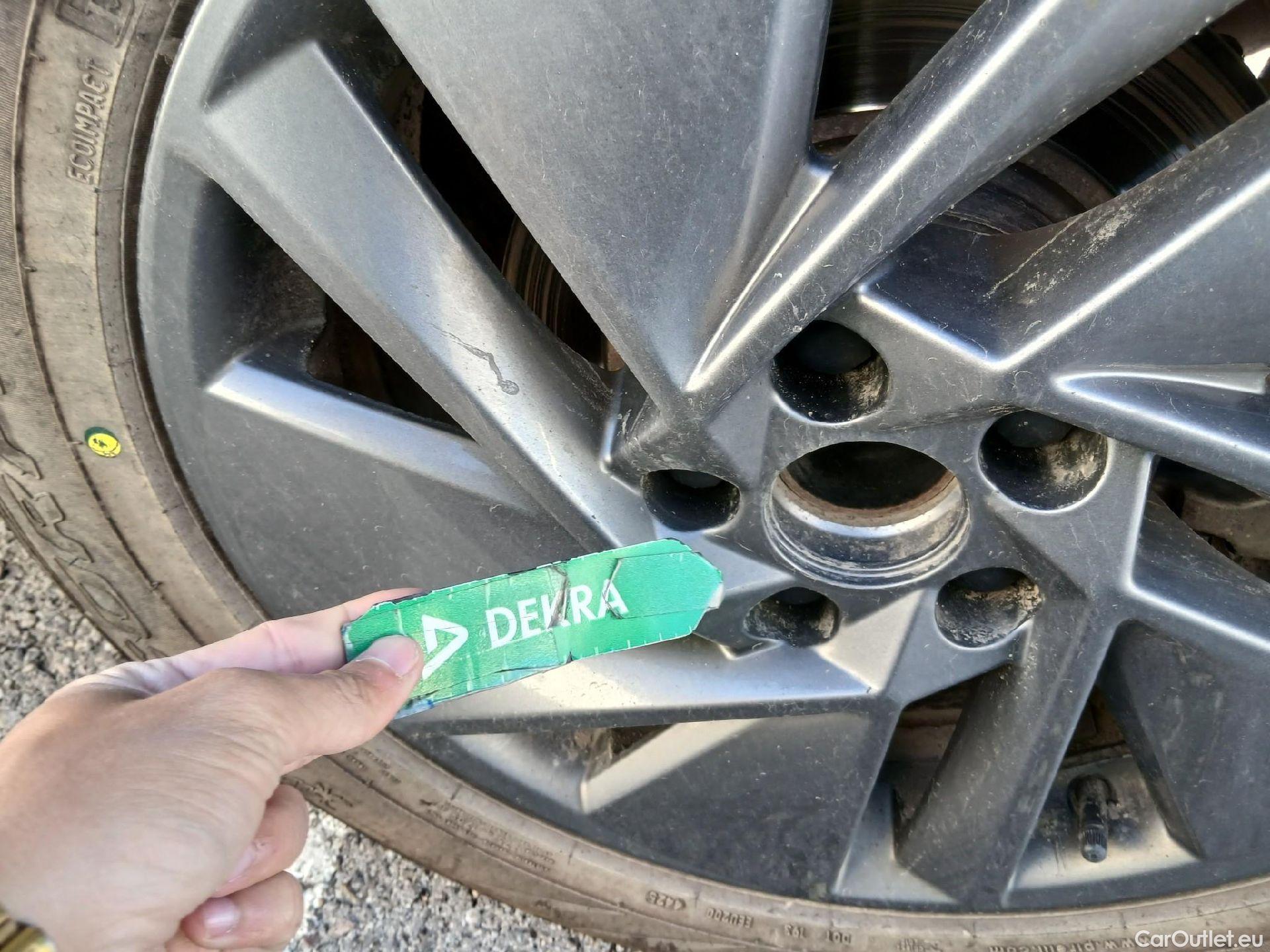  Nissan  Qashqai NISSAN  / 2021 / 5P / todoterreno DIG-T 103kW (140CV) mHEV 4x2 Acenta #19