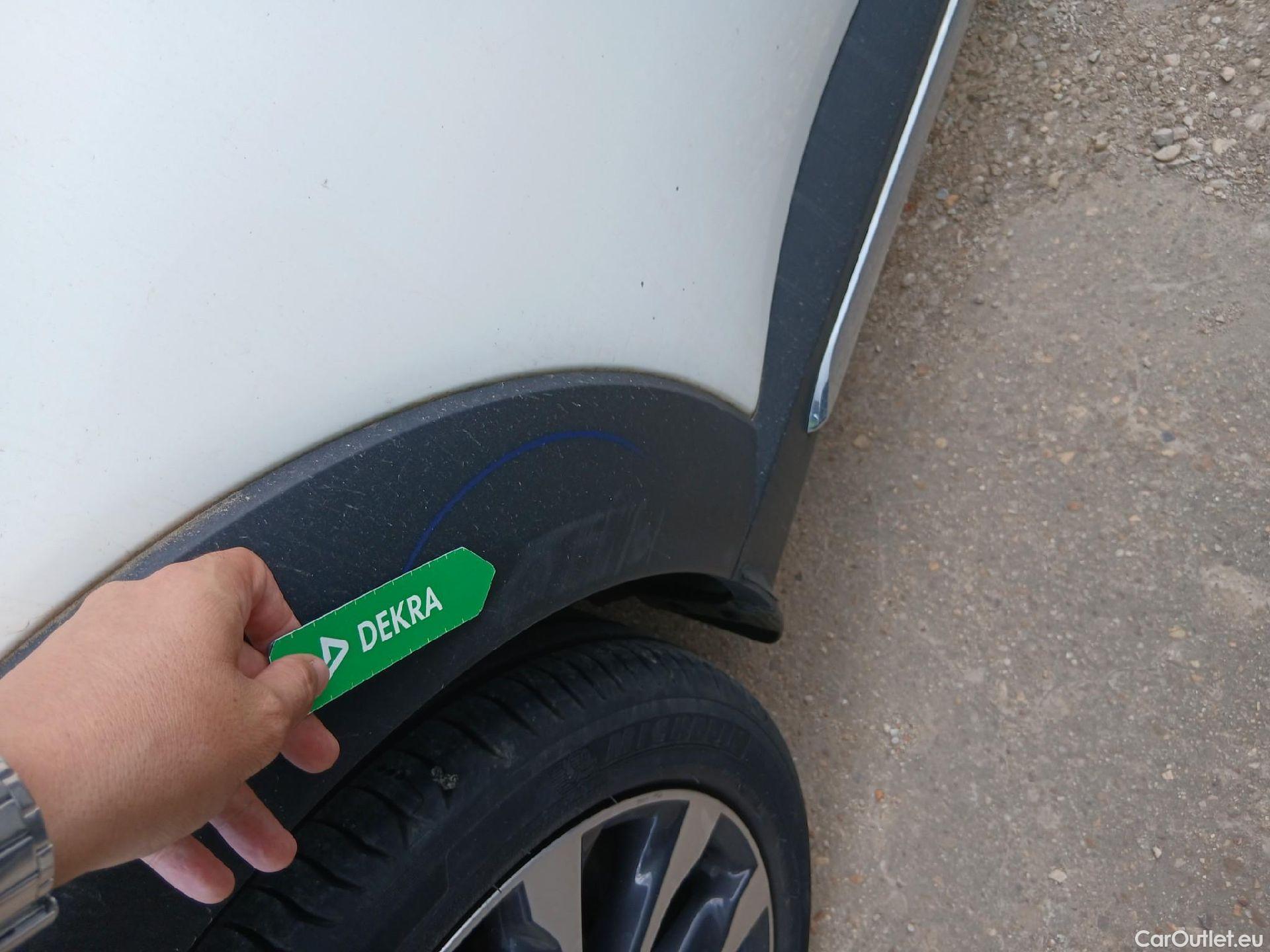  Mazda  CX-3 MAZDA  / 2015 / 5P / todoterreno 1.8 D 85kW (115CV) 2WD Zenith #21