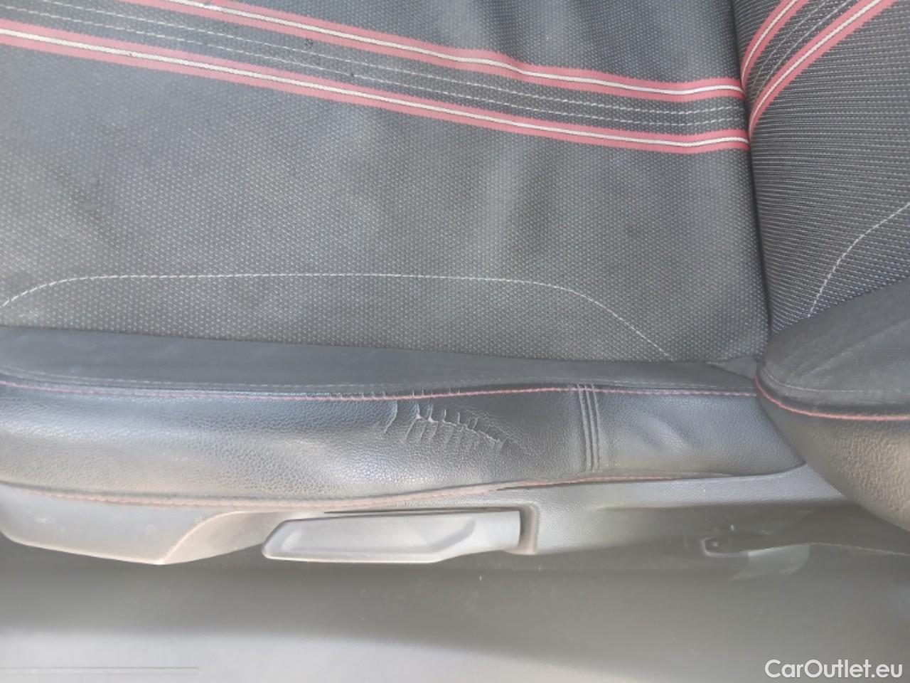  Opel  Corsa OPEL  / 2019 / 5P / berlina con portón 1.2T XHL 74kW (100CV) GS-Line #4