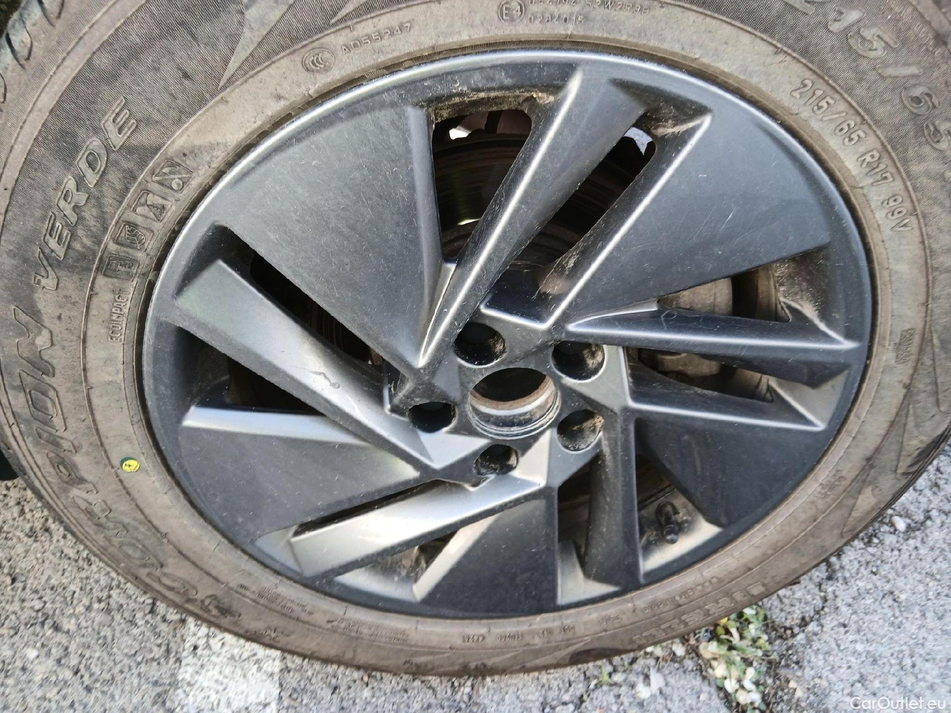  Nissan  Qashqai NISSAN  / 2021 / 5P / todoterreno DIG-T 103kW (140CV) mHEV 4x2 Acenta #18