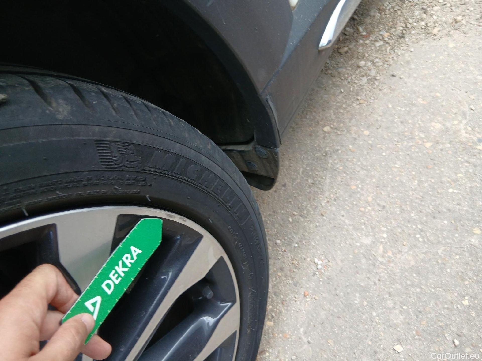  Mazda  CX-3 MAZDA  / 2015 / 5P / todoterreno 1.8 D 85kW (115CV) 2WD Zenith #19