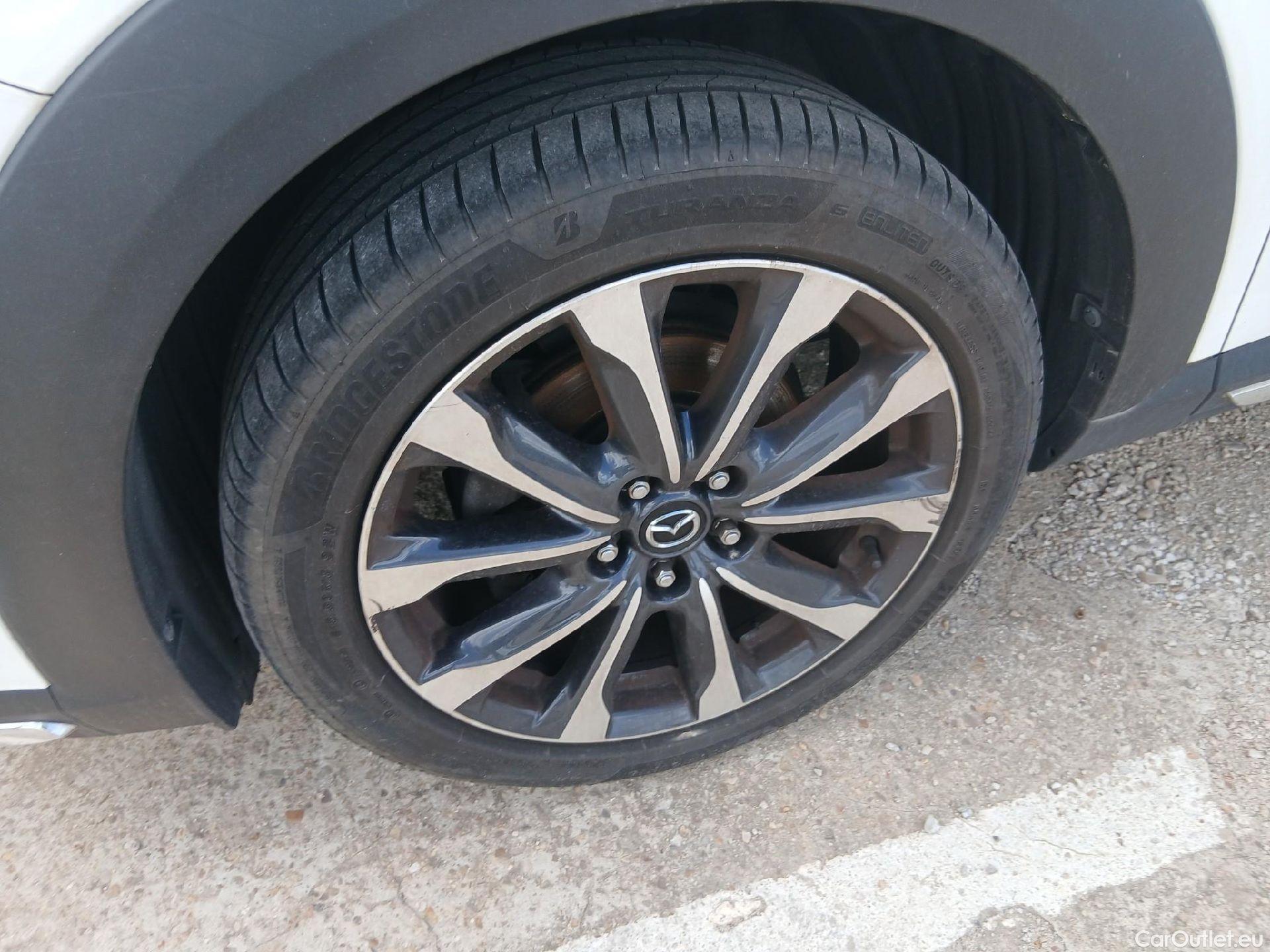  Mazda  CX-3 MAZDA  / 2015 / 5P / todoterreno 1.8 D 85kW (115CV) 2WD Zenith #9