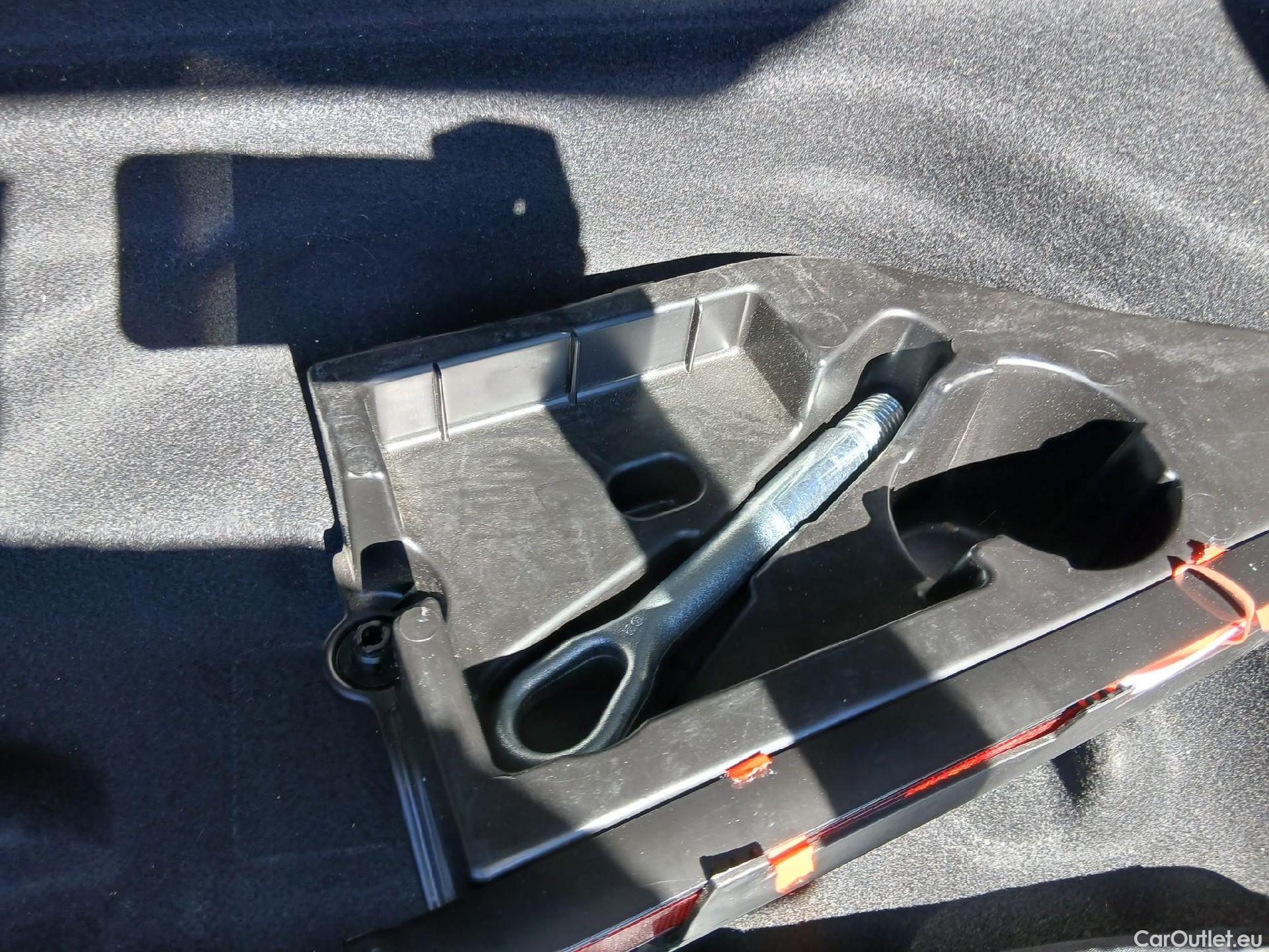  Mercedes  GLA MERCEDES-BENZ Clase  / 2017 / 5P / todoterreno  200 d #1